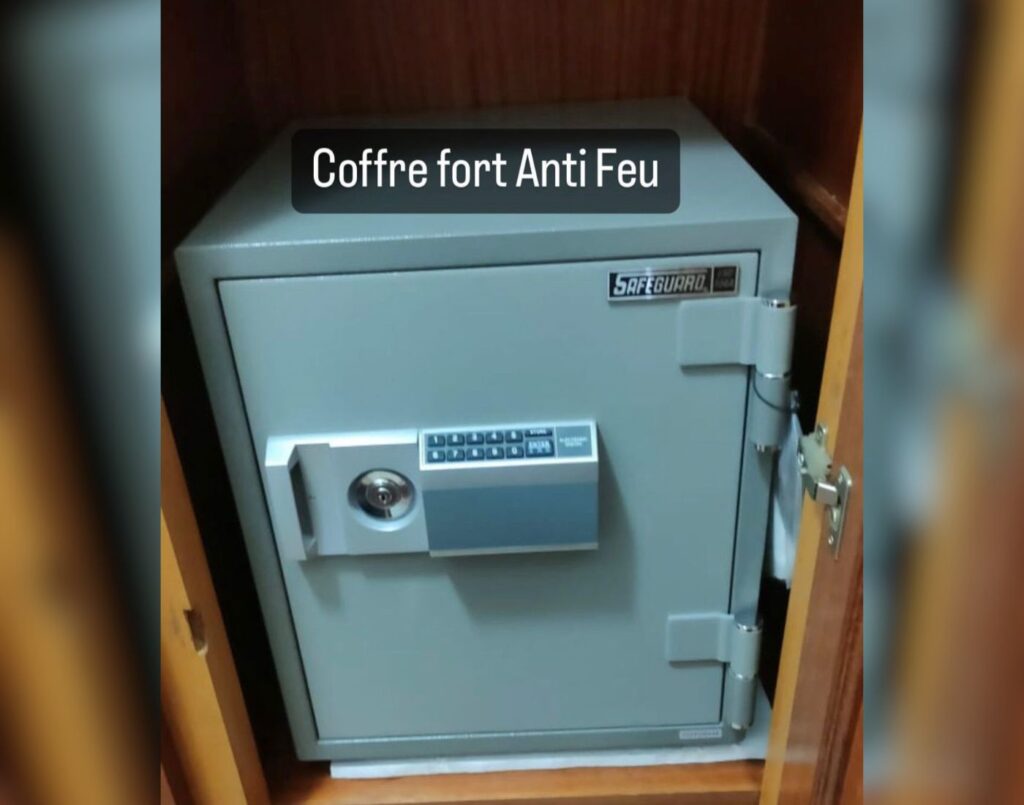 Coffre-Fort SAFEGUARD ESD 104 A - CONFIDENTIEL